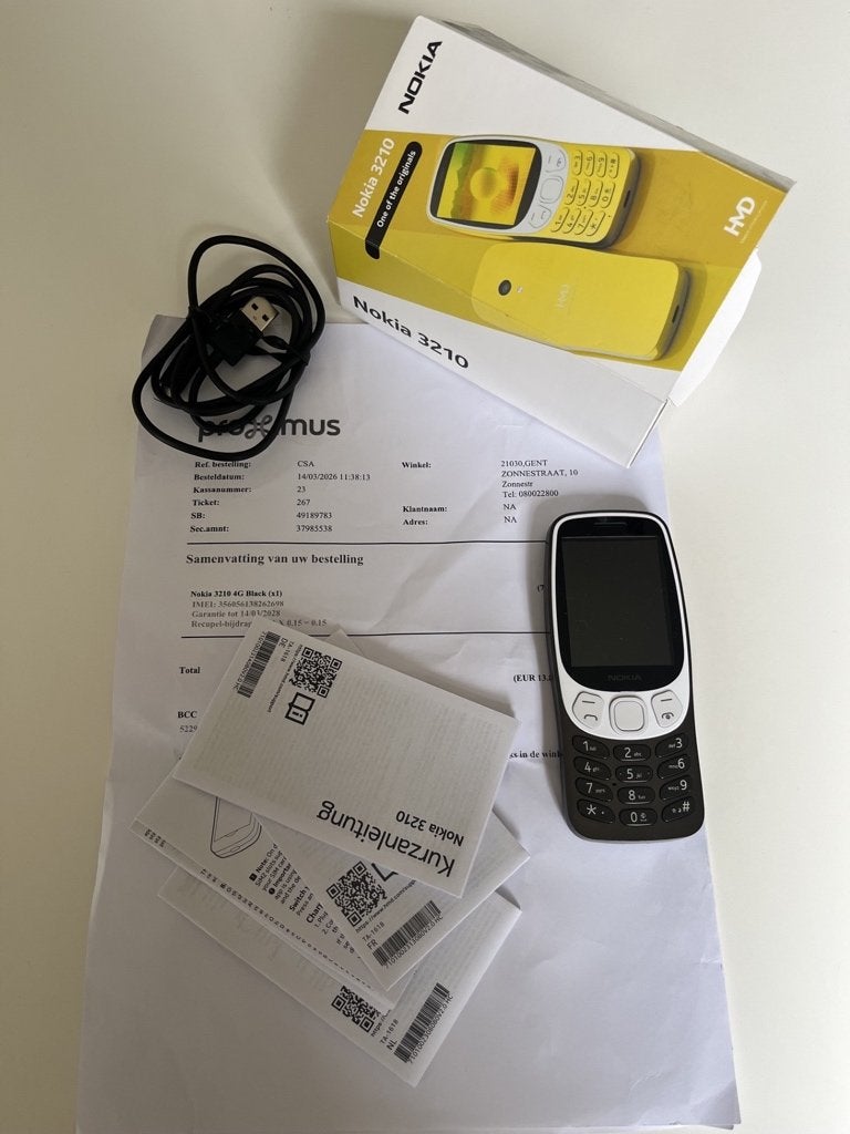 Nokia 3210 nieuw met factuur, Telecommunicatie, Mobiele telefoons | Nokia, Zwart, Fysiek toetsenbord, Nieuw, Ophalen of Verzenden