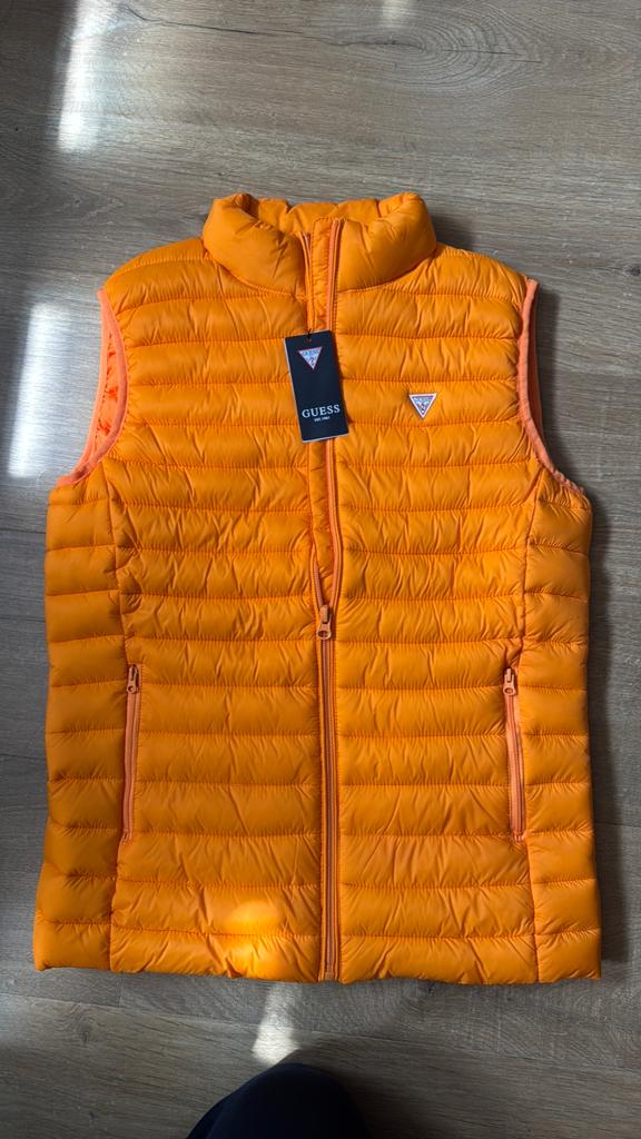 Guess bodywarmer, Enfants & Bébés, Vêtements enfant | Taille 170, Enlèvement