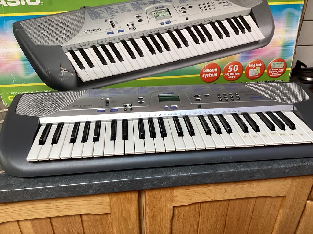 Casio CTK-230 in perfecte staat, Muziek en Instrumenten, Keyboards, Ophalen, Zo goed als nieuw, 49 toetsen, Casio