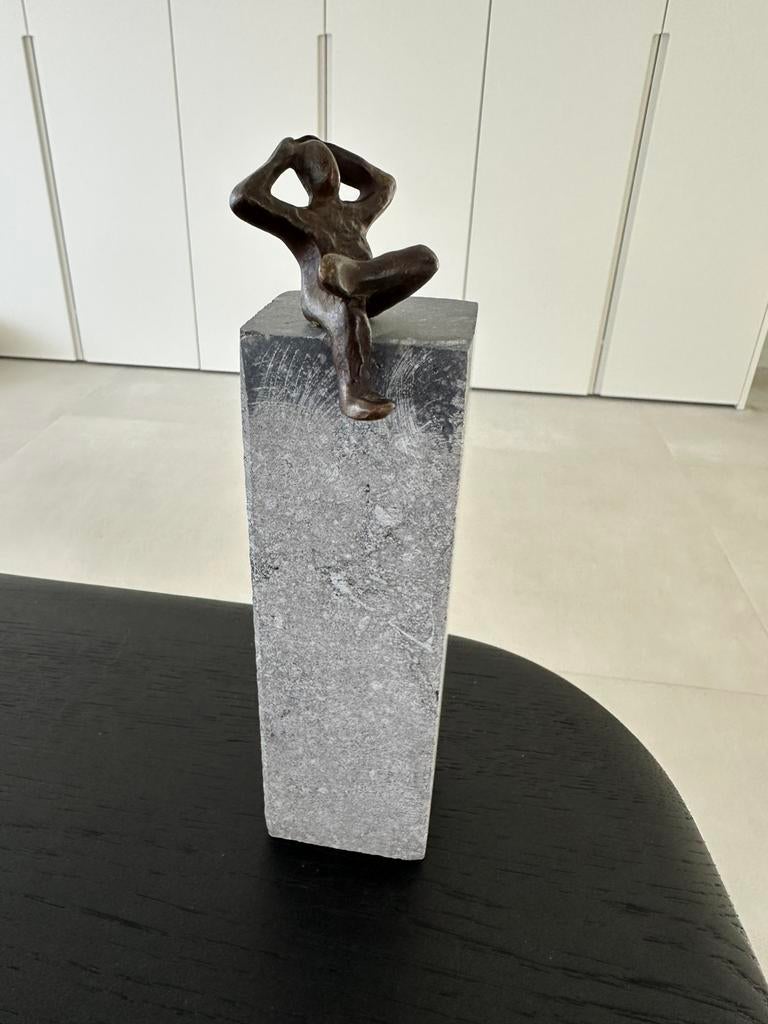 Bronzen beeldje op arduin, Ophalen of Verzenden