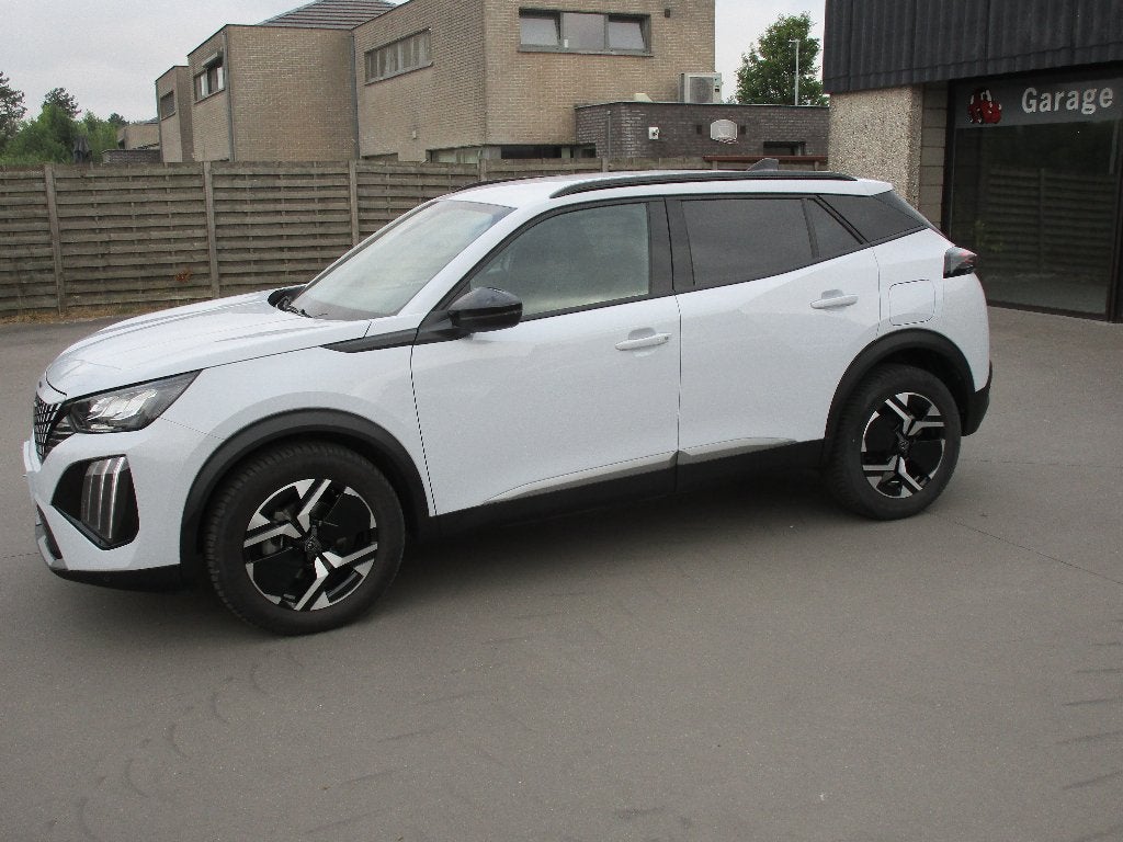 PEUGEOT 2008 1.2 TURBO 100PK 02/2025 13700 KM BTW AFTREKBAAR, Auto's, Peugeot, Voorwielaandrijving, Stof, Navigatiesysteem, Wit