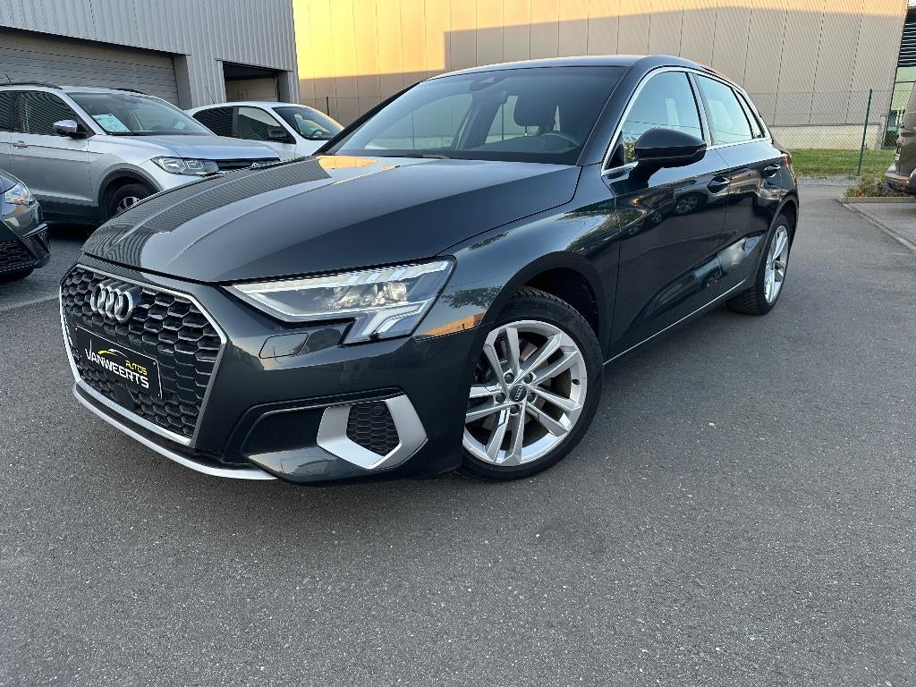 Audi A3, 1.5 benzine 150 pk. CARPLAY/ LEDER/ KEYLESS/VIRTUAL, Euro 6, 4 cilinders, Lane Keeping Assist, Leder