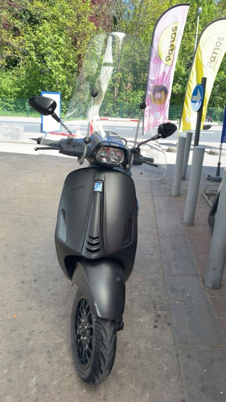 Vespa sprint notte mat zwart, Fietsen en Brommers, Scooters | Vespa, Ophalen of Verzenden, Zo goed als nieuw