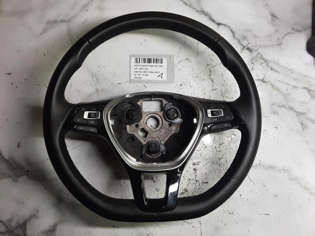 VOLANT DIRECTION Volkswagen Tiguan (AD1) (5TA419091AN), Volkswagen, Mevr. I. Hauben, Utilisé, Rue de l'Espoir 34 34
4030  GRIVEGNÉE, BE