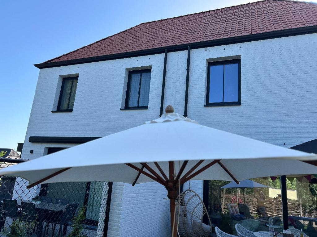 Parasol ecru, Jardin & Terrasse, Parasols, 1 à 2 mètres, Étanche, Enlèvement, Utilisé