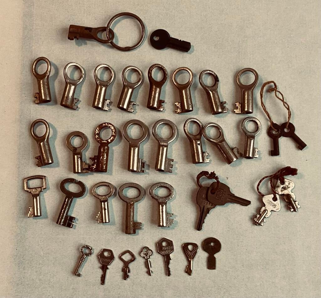 Lot de 36 petites clés vintage, Enlèvement ou Envoi