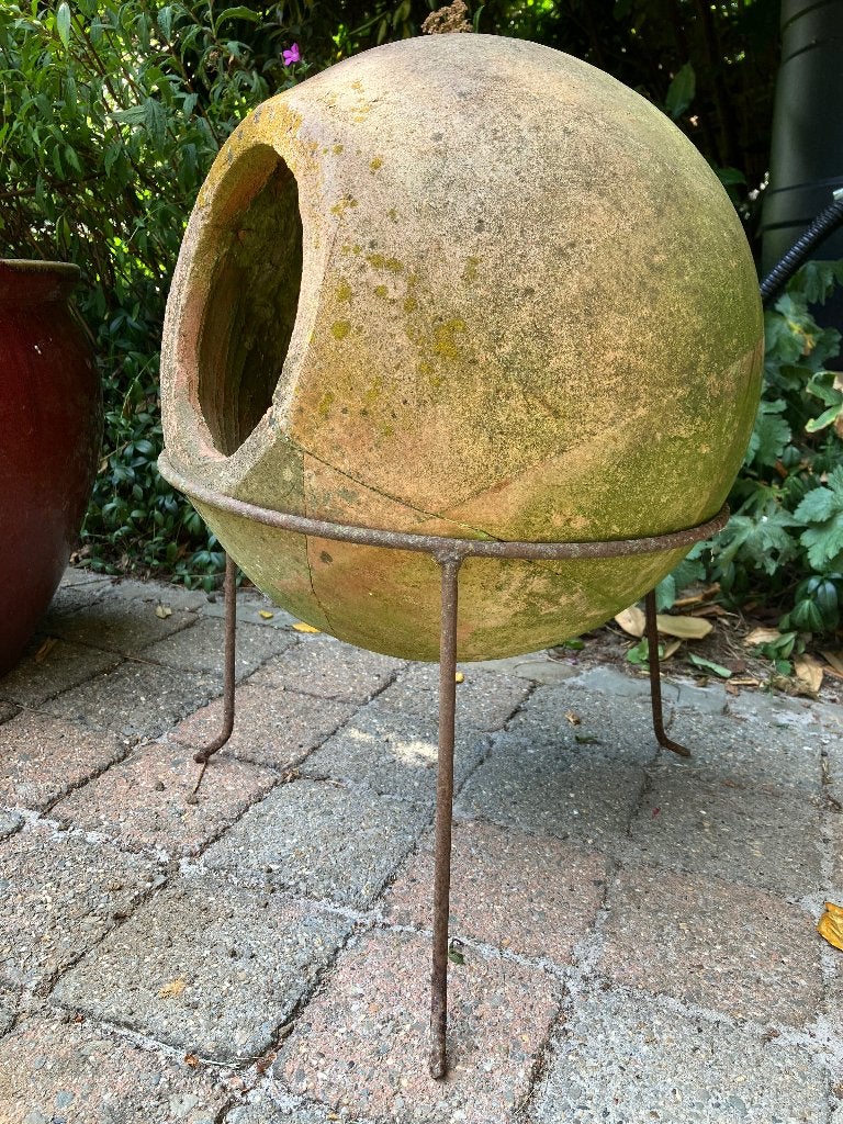 Ronde bol bloempot kruik op poot, Tuin en Terras, Ophalen, Terracotta