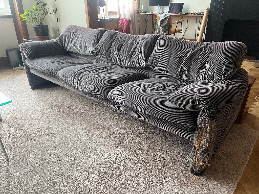 Cassina Maralunga 3-zit, te herstofferen, Huis en Inrichting, Ophalen, Gebruikt, 100 tot 125 cm, Design