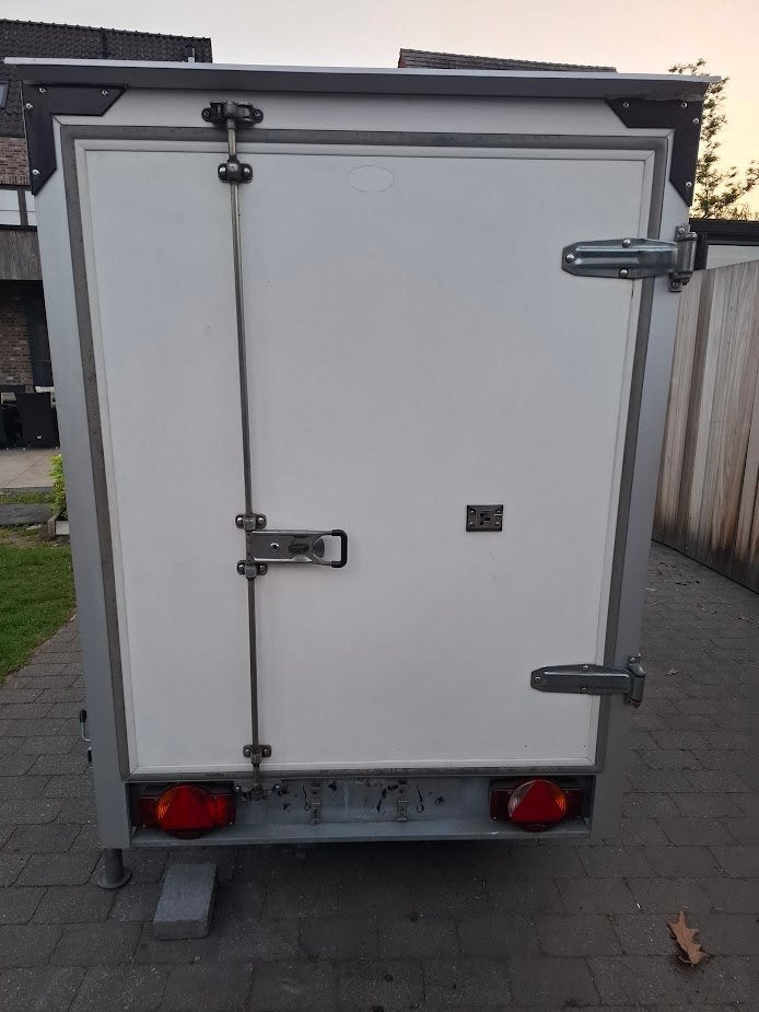 Humbaur gesloten aanhangwagen 750kg te koop, Auto diversen, Aanhangers en Bagagewagens, Ophalen, Zo goed als nieuw