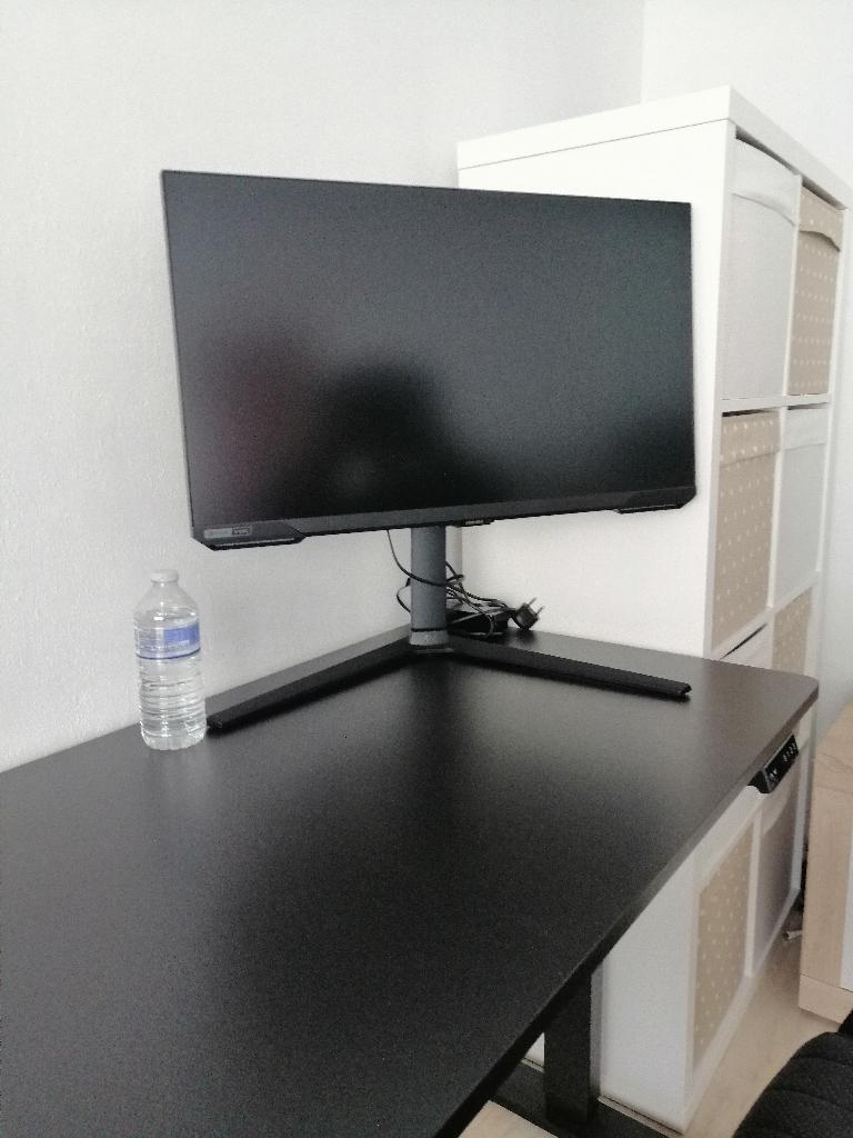 Moniteur 28" 4K 144 Hz Samsung Smart — Prix en magasin 680€, Informatique & Logiciels, Moniteurs, Gaming, IPS, Moins de 1 ms, Comme neuf