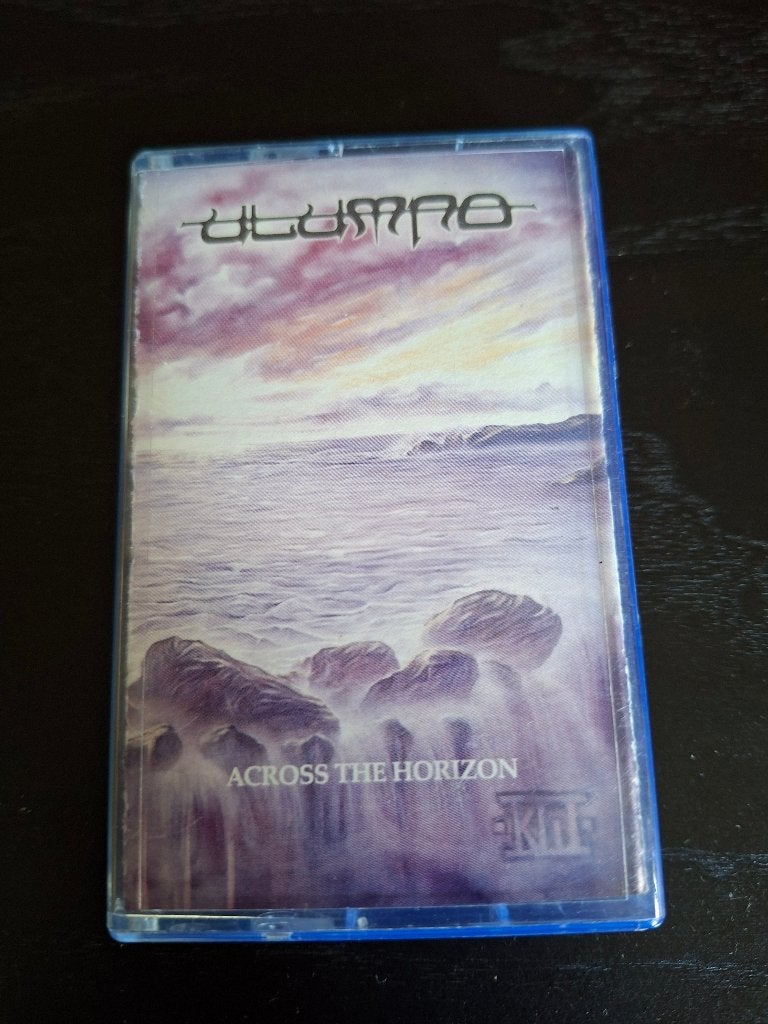 Utumno (SE) - Across the horizon (1993), CD & DVD, Cassettes audio, Enlèvement ou Envoi, Originale, Comme neuf, 1 cassette audio