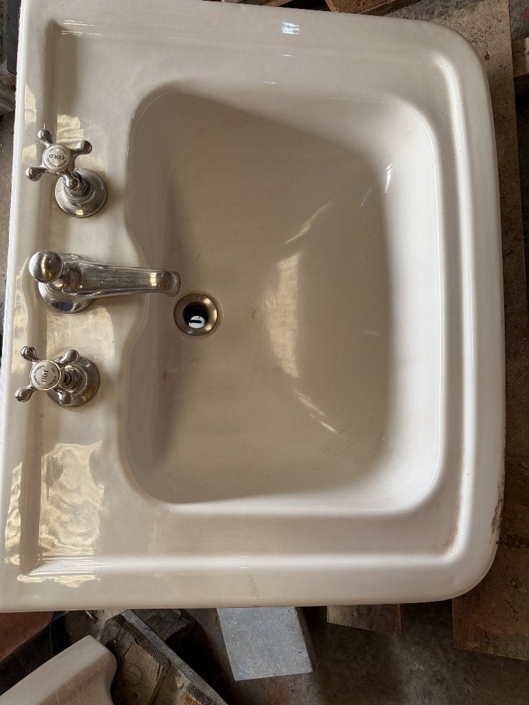 Authentieke lavabo op staander, Ophalen