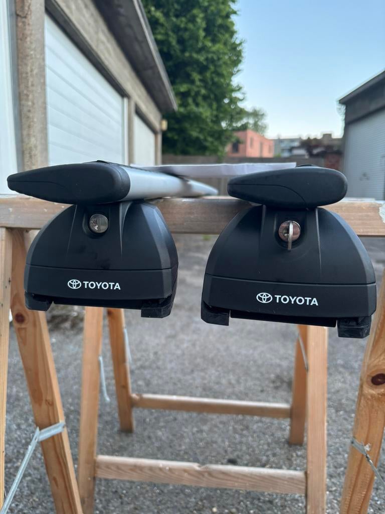 Barres de toit d'origine Toyota Corolla Touring Sports de’19, Enlèvement, Comme neuf