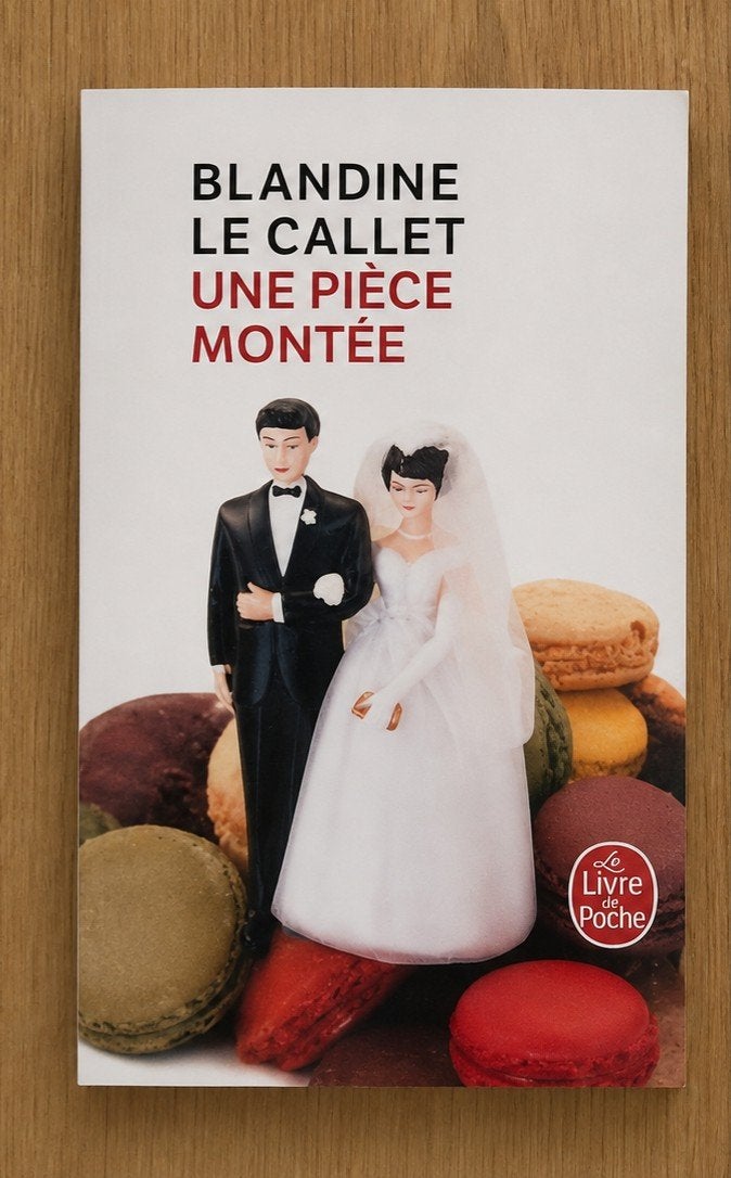 Une pièce montée, Livres, Essais, Chroniques & Interviews, Enlèvement, Comme neuf