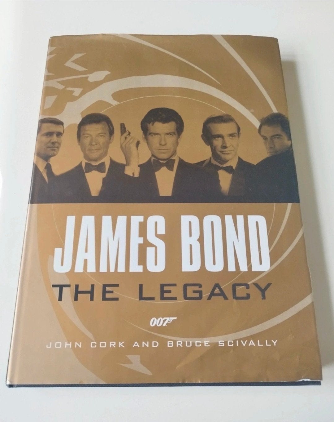 Bond the legacy  Livre collector., Collections, Cinéma & Télévision