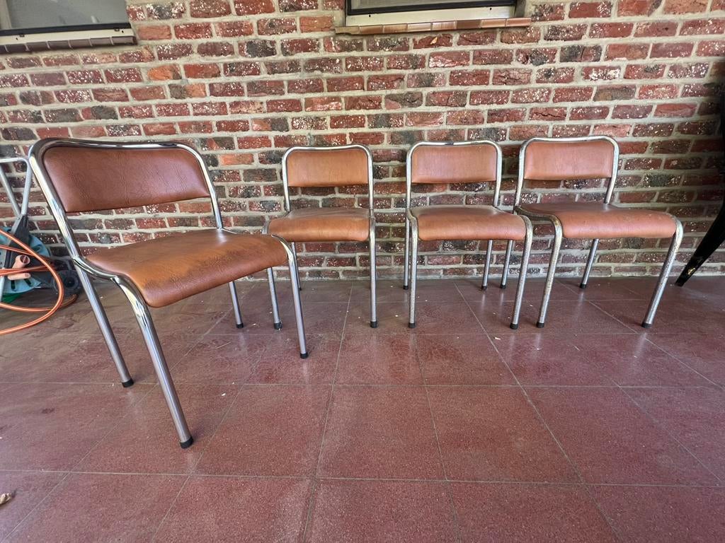 Gratis stoelen, Ophalen, Zo goed als nieuw