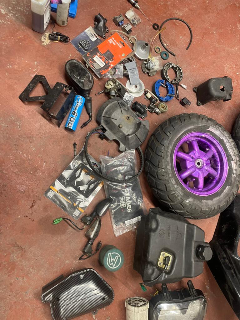 Mbk booster onderdelen, Motoren, Ophalen