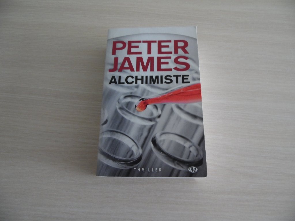 ALCHIMISTE        PETER  JAMES, Europa overig, Ophalen of Verzenden, Zo goed als nieuw, Peter James.