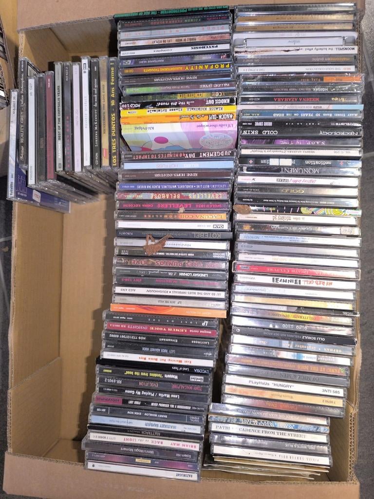 Lot de 550 CD Rock Electro etc..