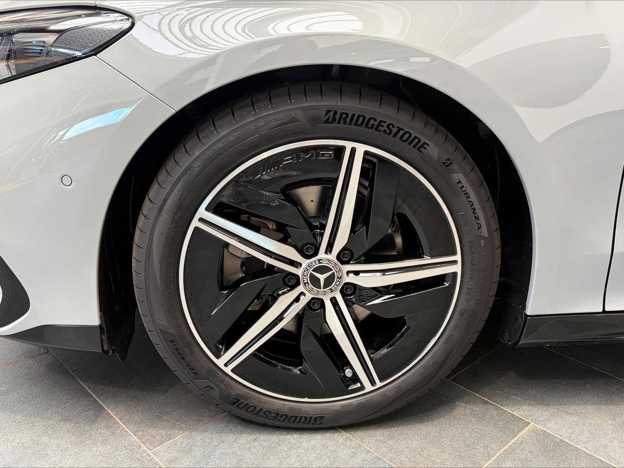 Mercedes-Benz CLA-Klasse CLA 180 AMG Line (automatique), 100 kW, Achat, 4 portes, Entreprise