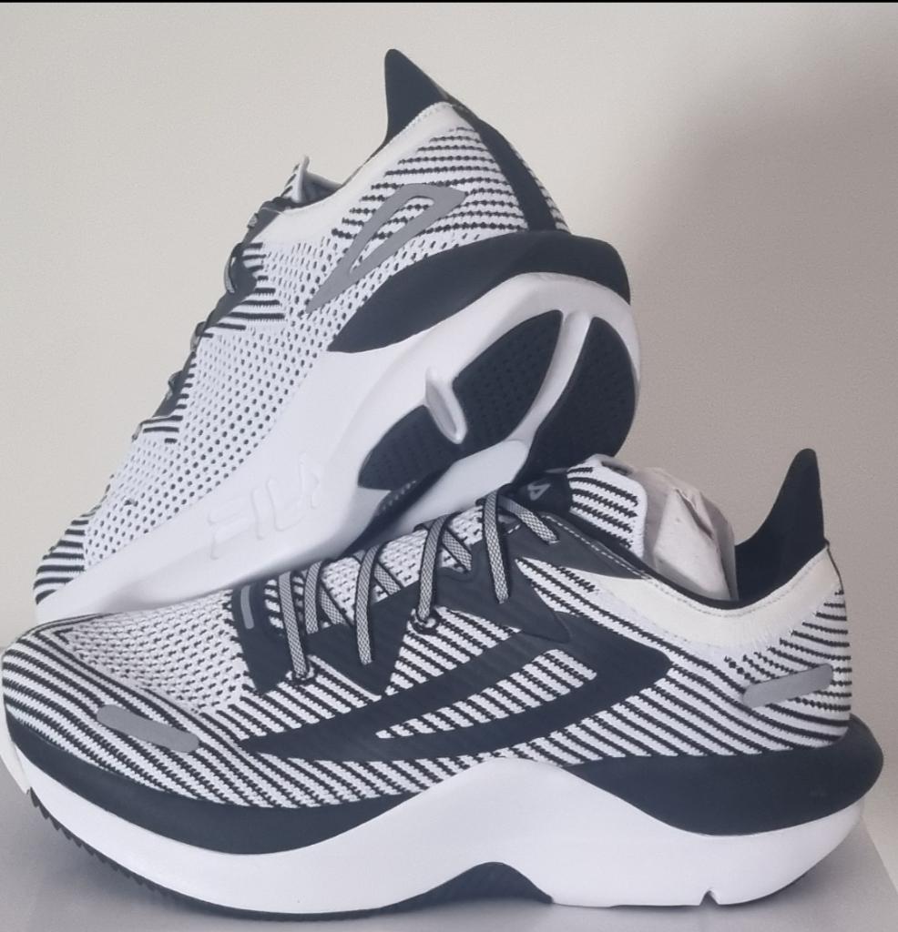 FILA sneakers maat 43, Ophalen of Verzenden, Nieuw, Hardlopen, Hardloopschoenen