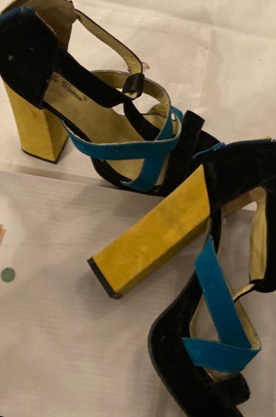 Dedressing Room pour les dindes, Enlèvement, Femmes