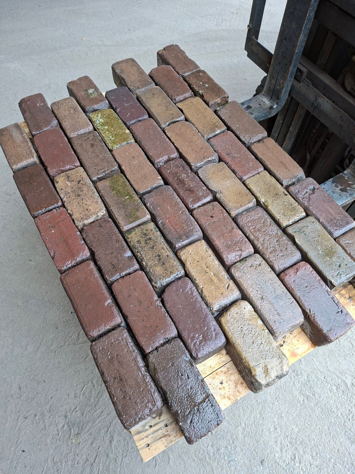 oude gebakken klinkers kleikinkers 150m2 op pallet, Tuin en Terras, Ophalen, Gebruikt, 10 m² of meer, Klinkers