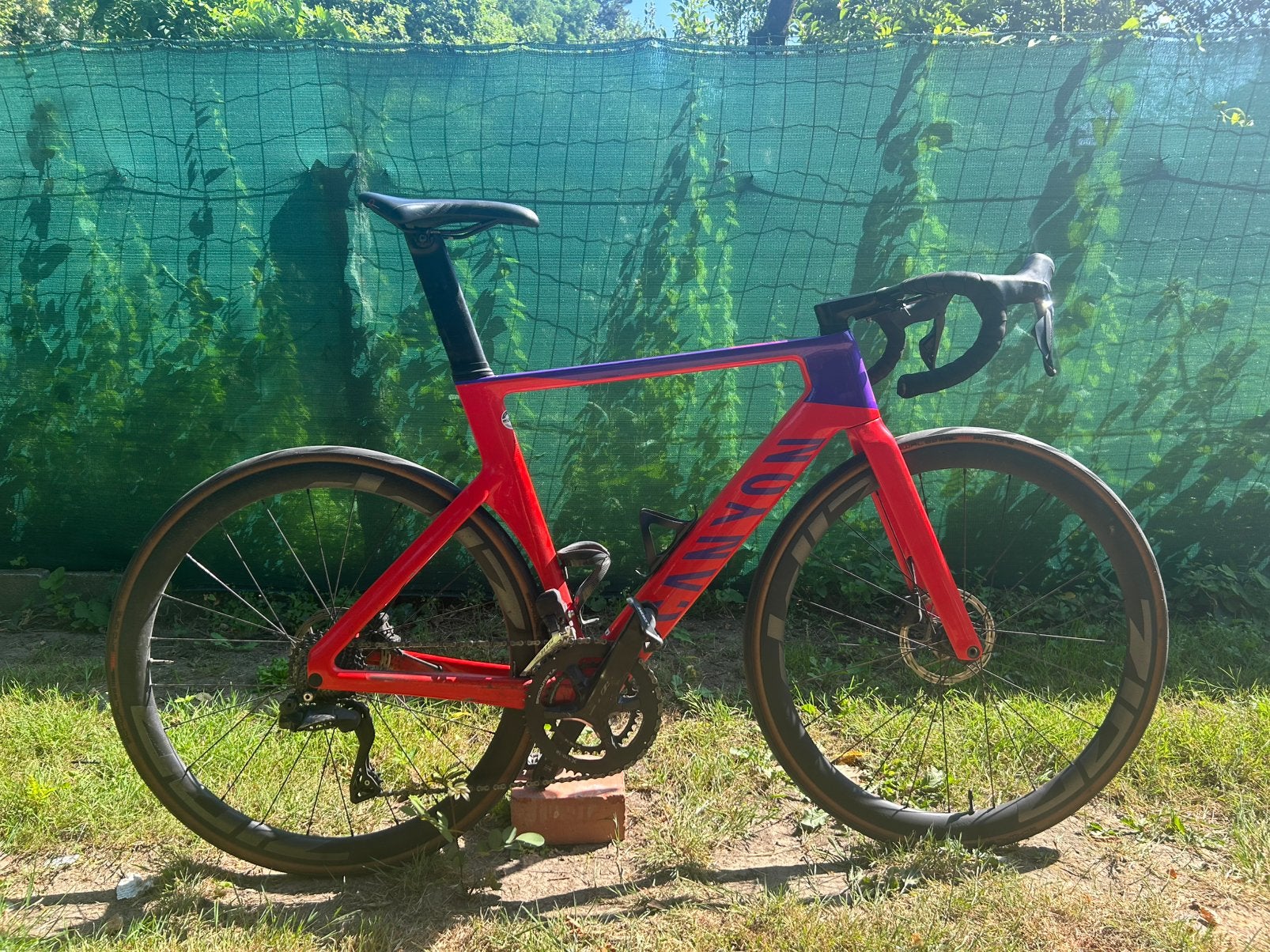 Canyon Aeroad CF SLX 7 Di2 – Size M – 2023 – Hot Salsa, Vélos & Vélomoteurs, Vélos | Vélos de course, Comme neuf, Autres marques