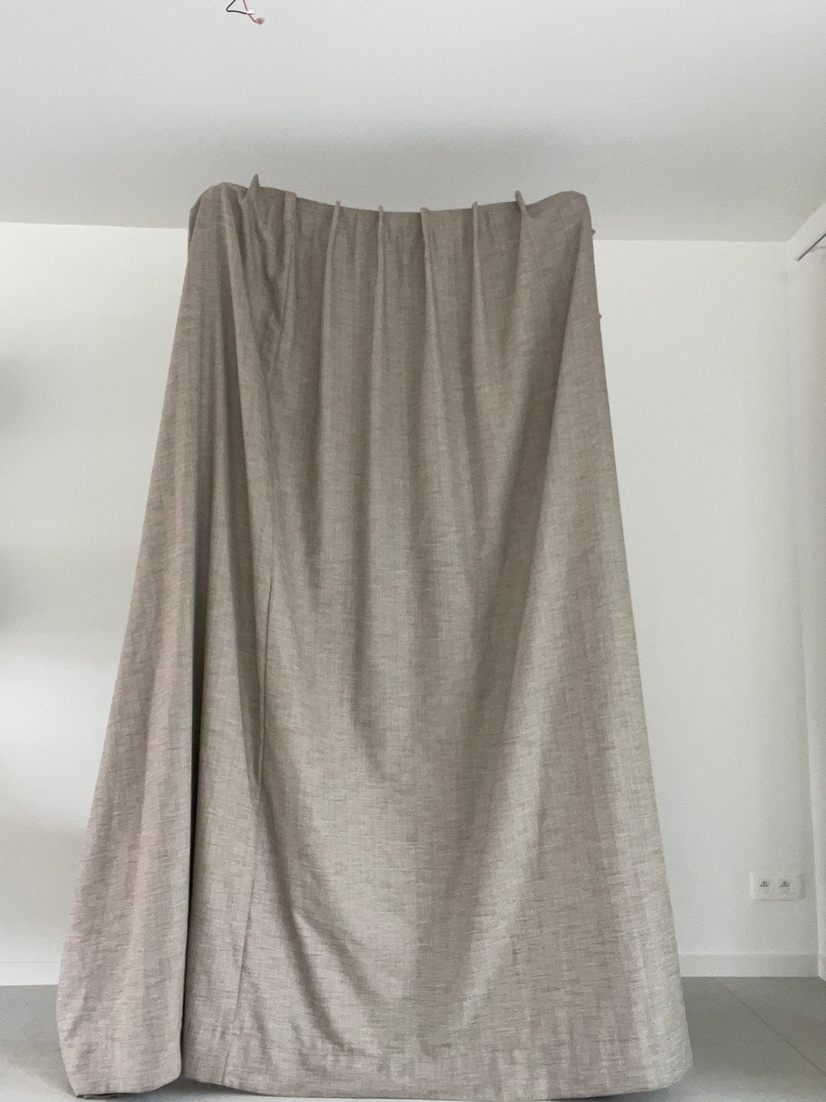 Hanggordijn 2 (verduisterend), Huis en Inrichting, Ophalen, Zo goed als nieuw, Gordijn, Verduisterend