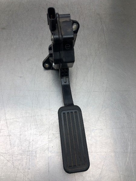 GASPEDAAL Toyota iQ (|7811074010|1988007780|), Gebruikt, Toyota