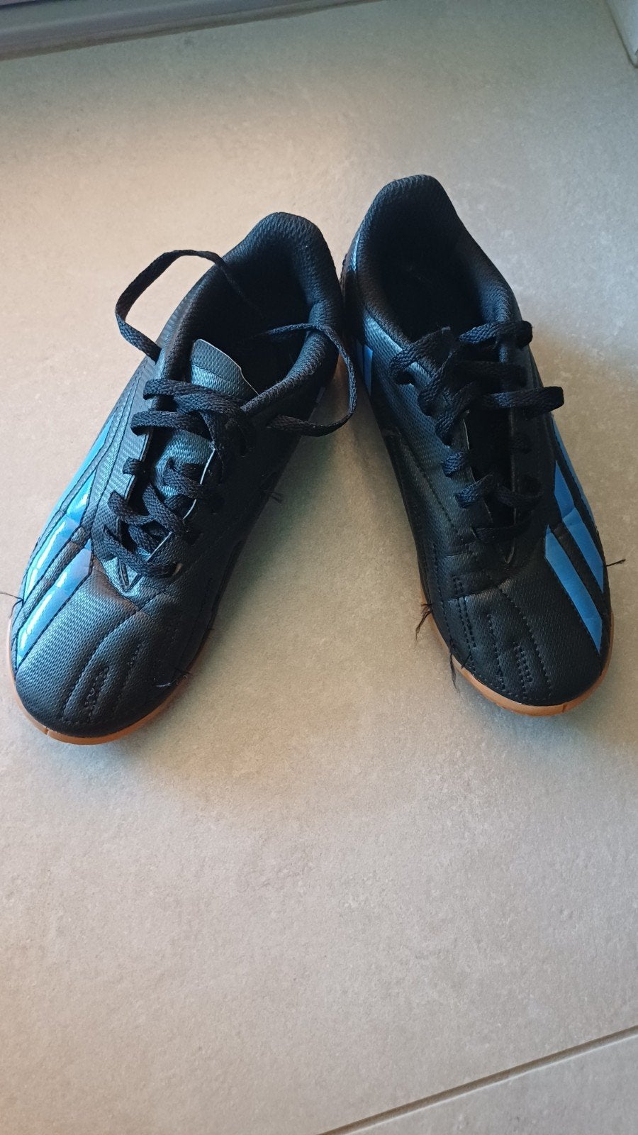 Zaalvoetbalschoenen kind, Ophalen, Zo goed als nieuw, Jongen of Meisje, Sportschoenen