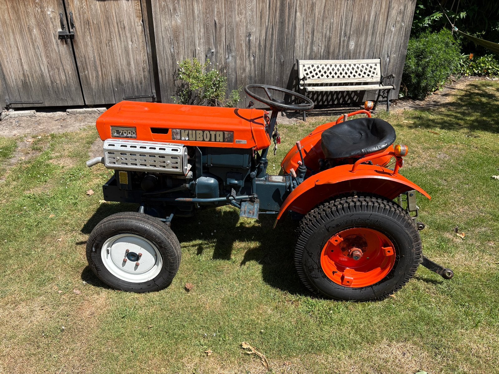 Kubota b7000(inc  8 wielen,hakselaar,palletvork,grondbak, Enlèvement