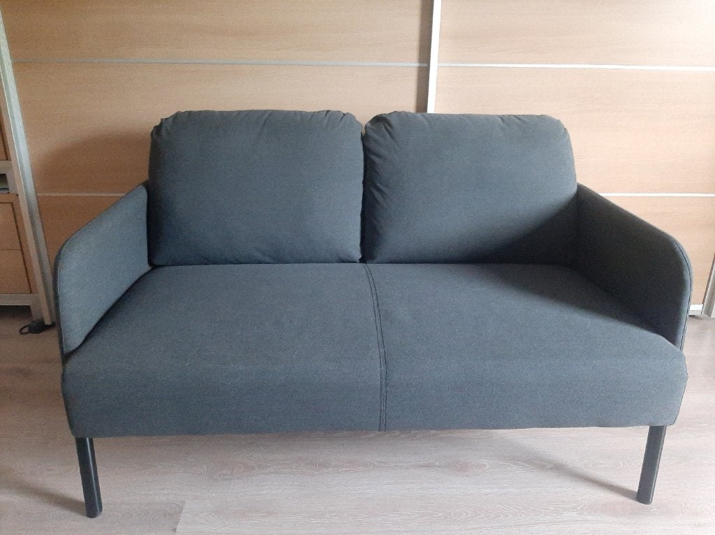 2-zitbank donkergrijs (knisa) ikea Glostad 121cm b 78cm diep, Ophalen, Tweepersoons, 75 tot 100 cm, Zo goed als nieuw