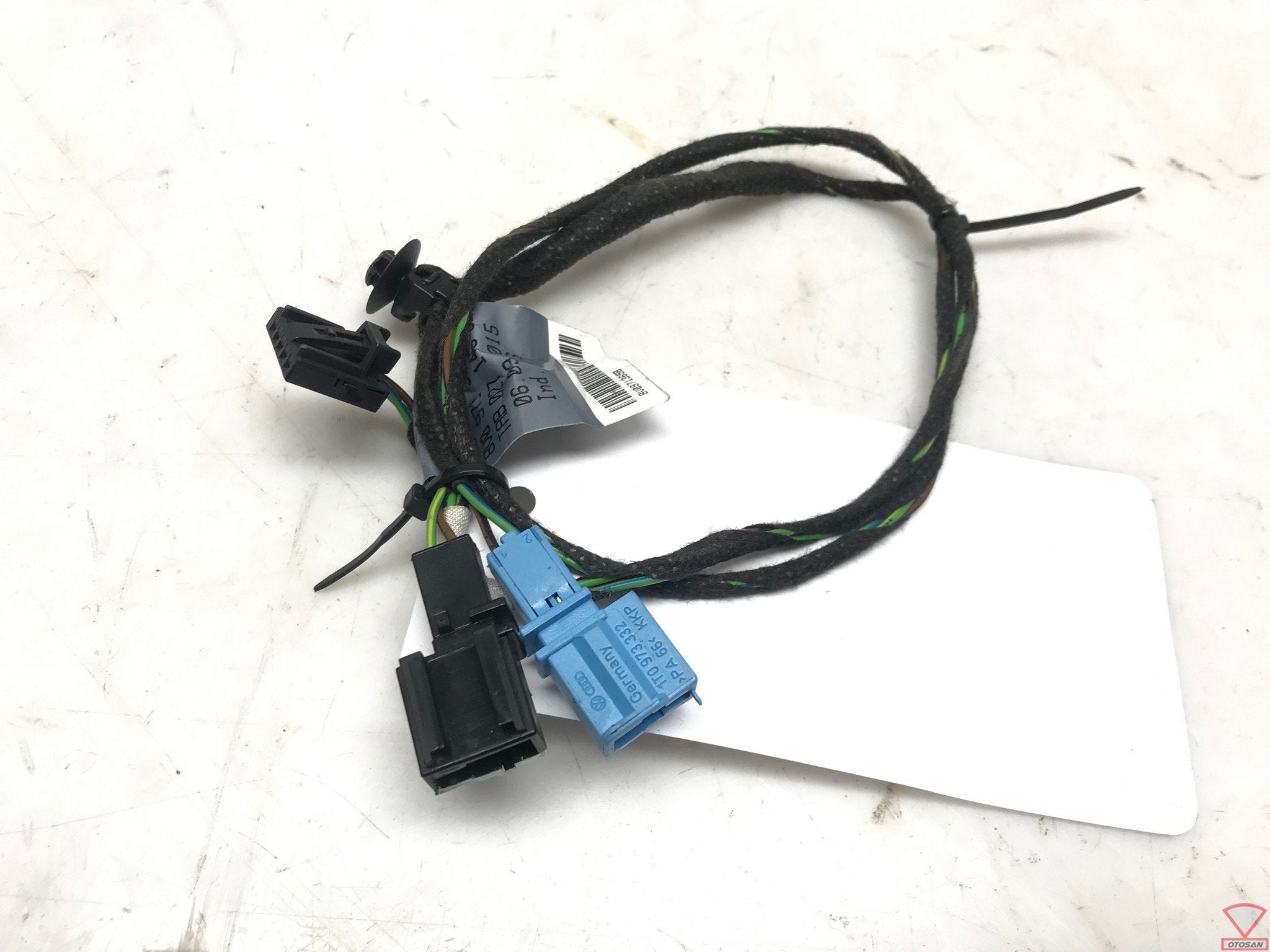 courroie de c ble audi a3 8v clic gauche pour 8v0971365b, AUDI AG, Auto-Union-Strasse 1
85045  Ingolstadt, DE, Audi, Utilisé