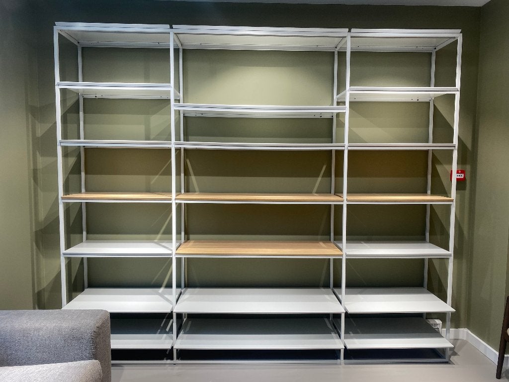 BOLIA Neutra Shelving System – Display Model for Sale, Computers en Software, Toetsenborden, Ophalen