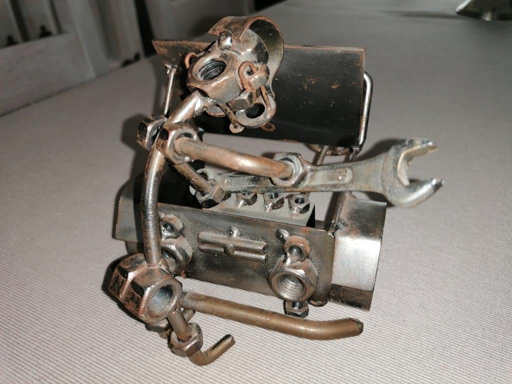 beeldje auto monteur  - auto mechanieker, Ophalen of Verzenden