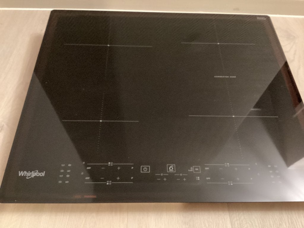 Cuisinière à induction, Classe énergétique A ou plus économe, 4 zones de cuisson, Enlèvement, Utilisé