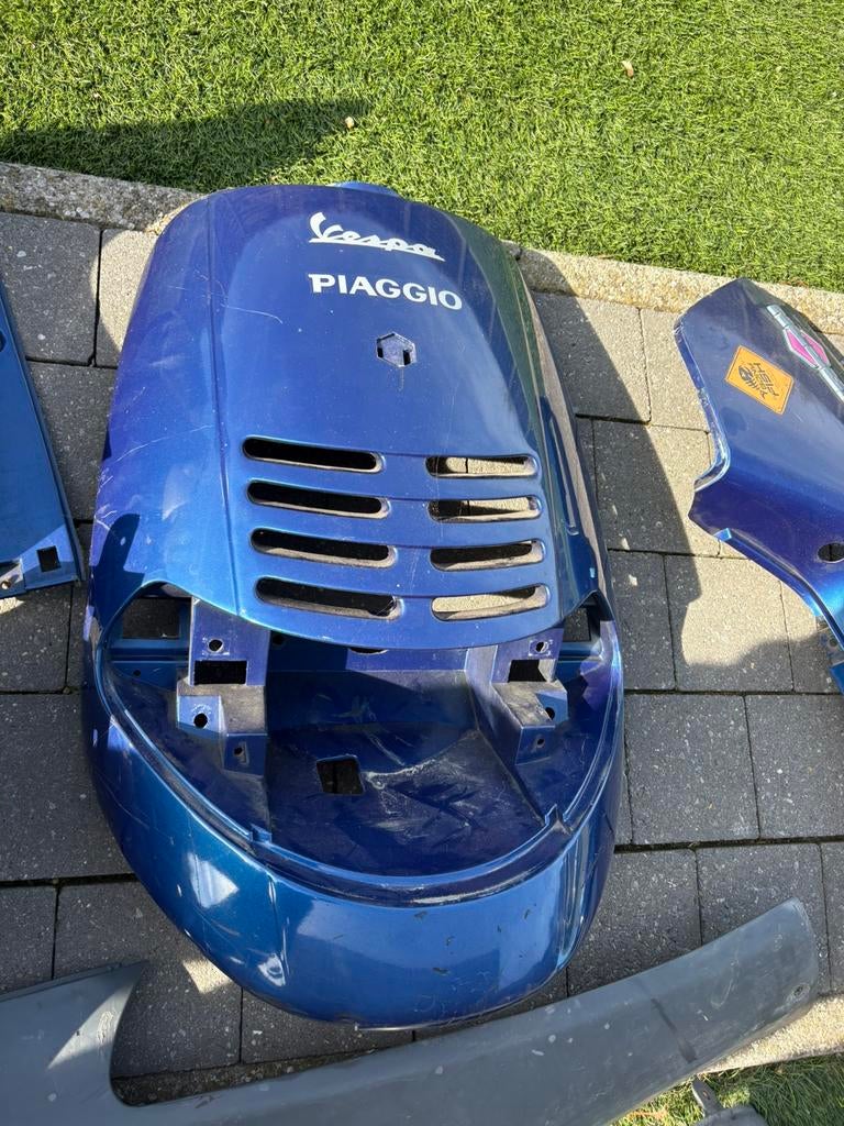 Pièces hexagonales Piaggio, Enlèvement, Comme neuf, Réservoir, Piaggio