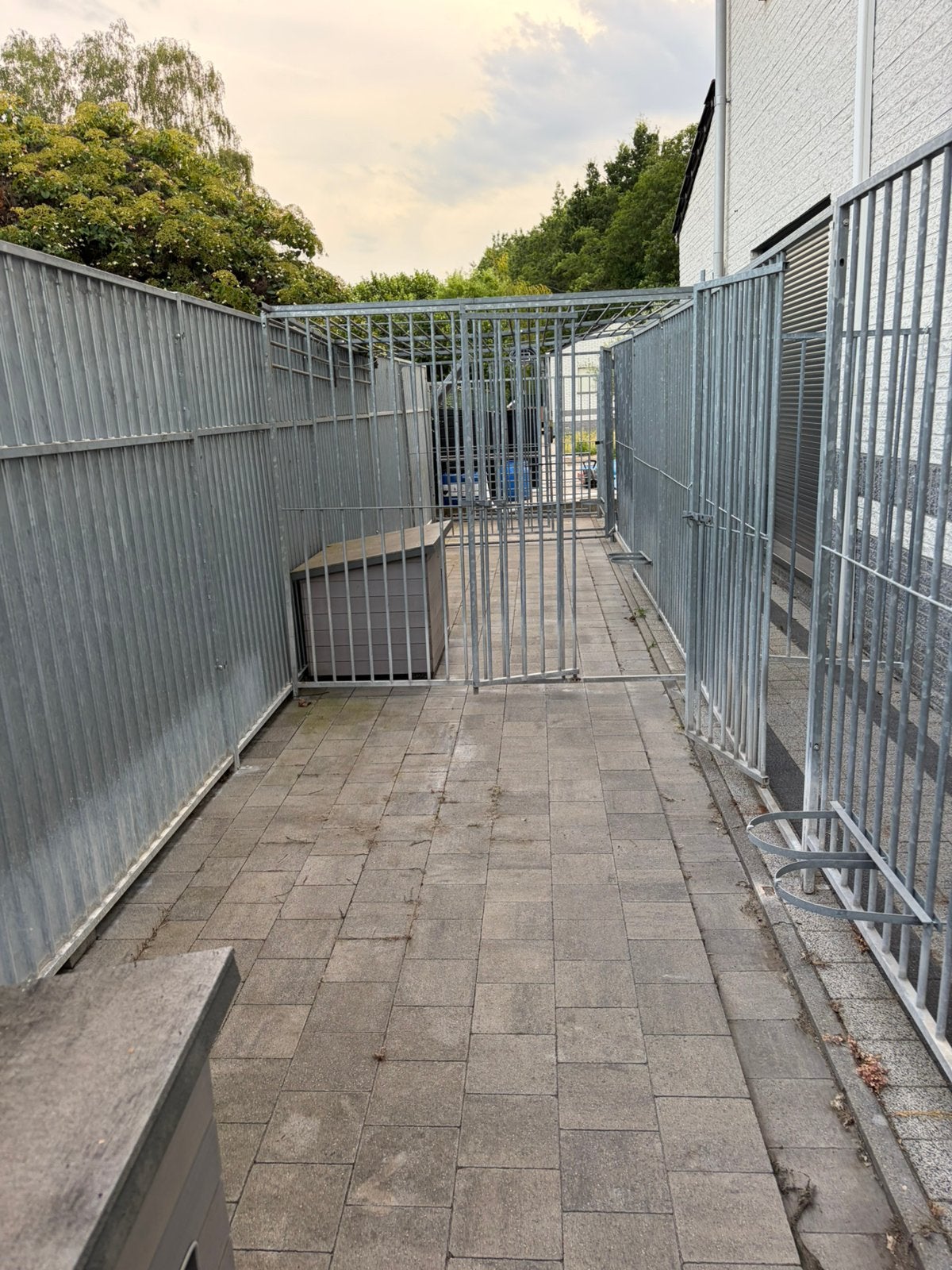 Professionele hondenkennel / hondenrennen – TOPSTAAT, Dieren en Toebehoren, Ophalen, Zo goed als nieuw