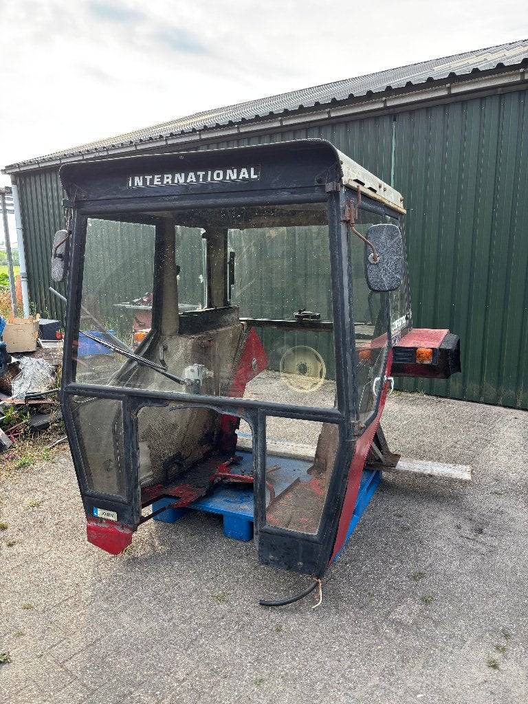International Comfort 2000 Cabine, Zakelijke goederen, Ophalen