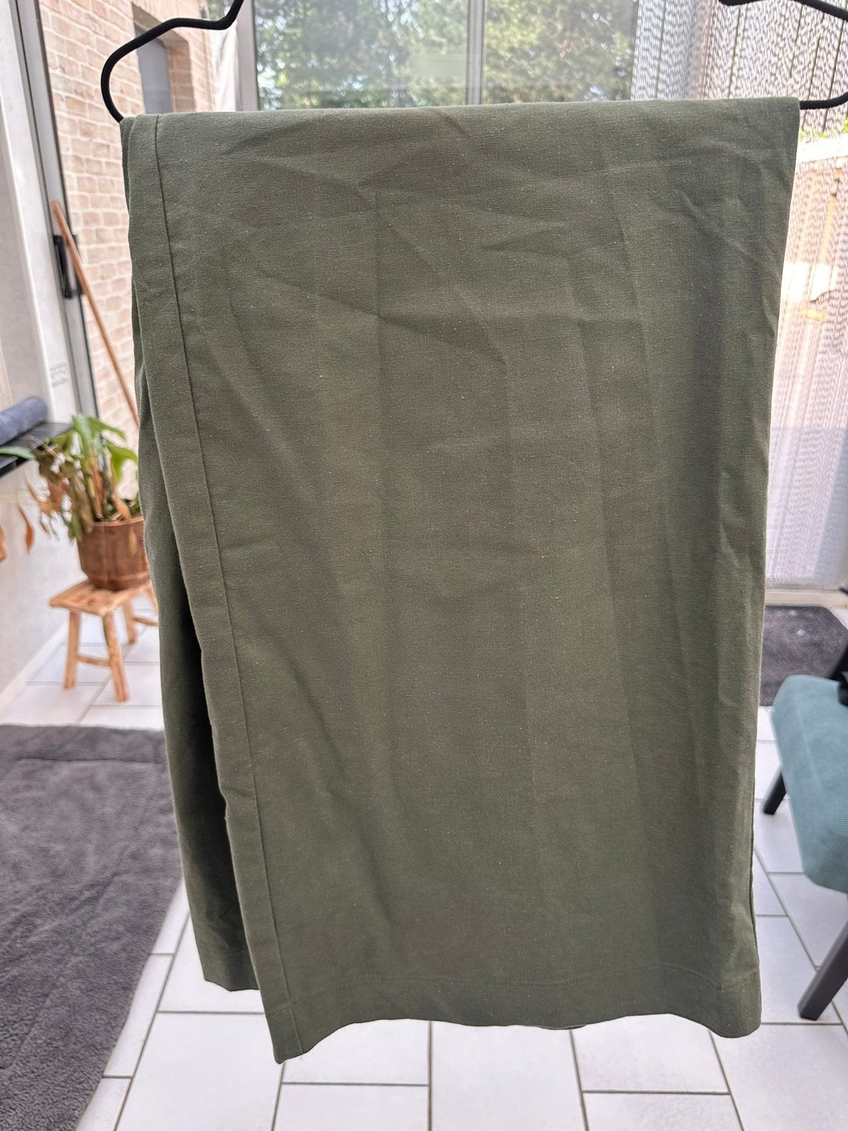 Wijde kaki broek, Overige kleuren, Maat 42/44 (L), Nieuw, Ophalen of Verzenden