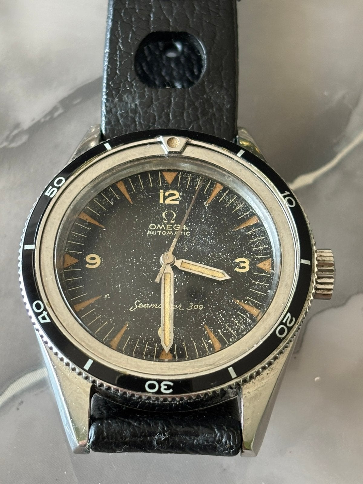 Omega 300 1957, Enlèvement, Omega