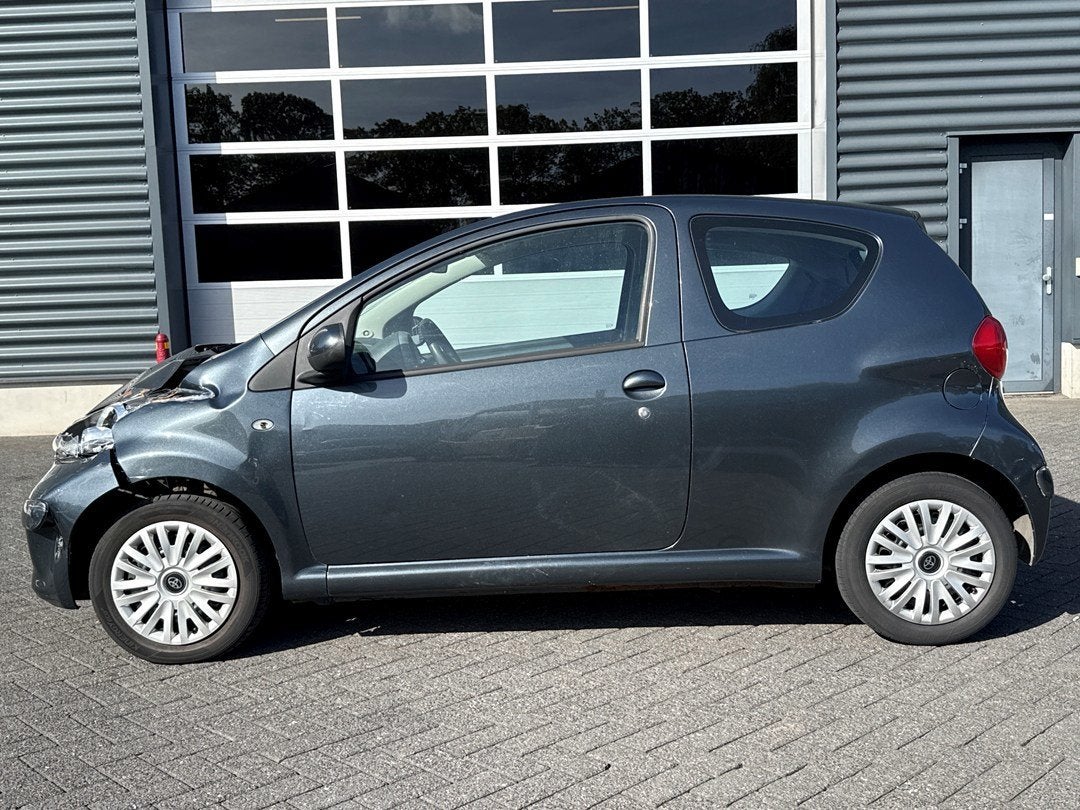 Toyota Aygo 1.0-12V | Schadevoertuig, Auto's, Voorwielaandrijving, 4 zetels, 109 g/km, Bedrijf