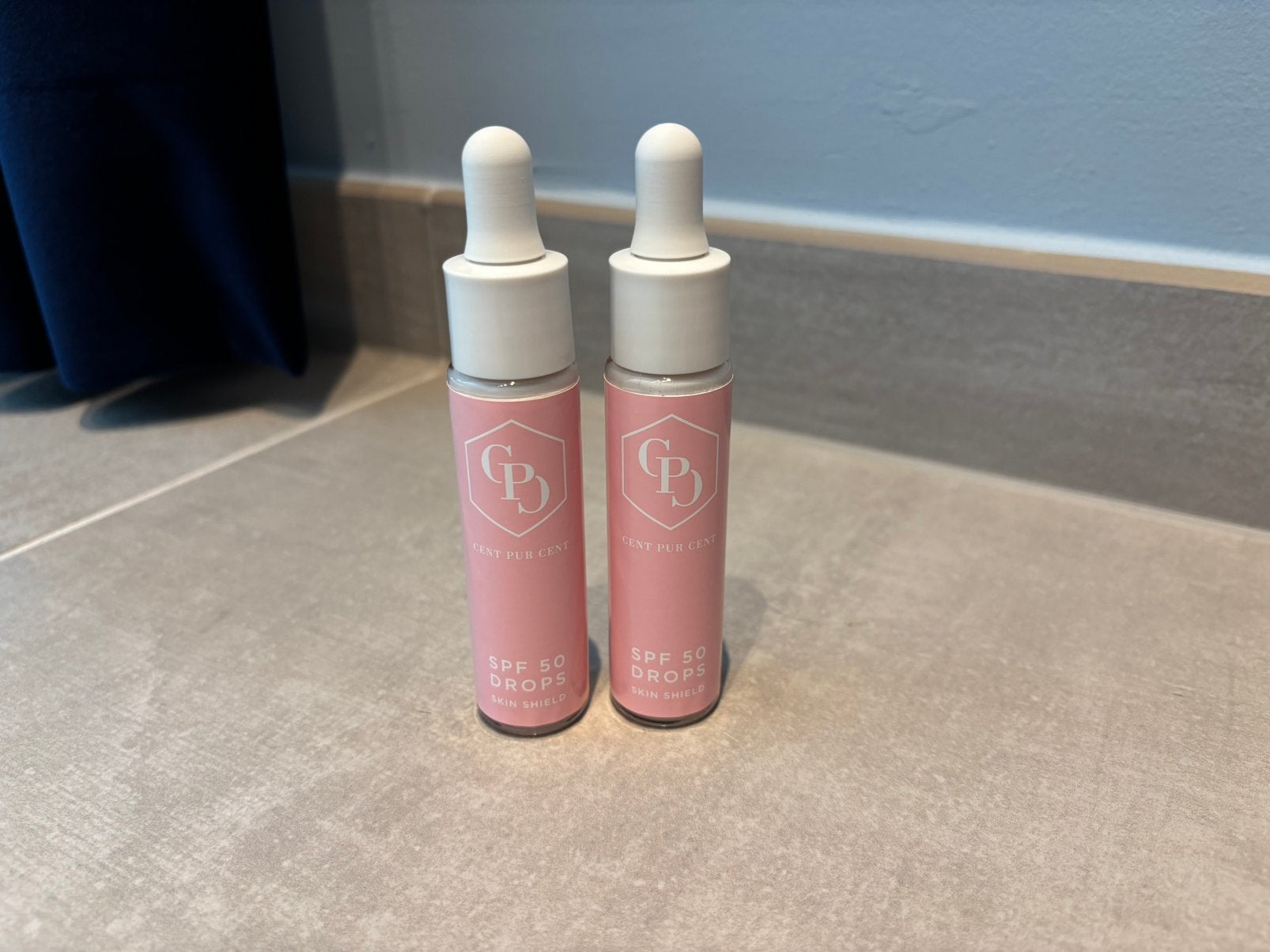 Cent Pur Cent - SPF 50 Drops, Handtassen en Accessoires, Uiterlijk | Cosmetica en Make-up, Ophalen of Verzenden, Nieuw, Gehele gezicht