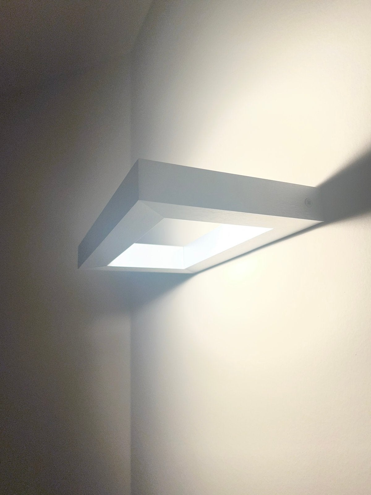 Moderne wandverlichting BEGA 60W, Huis en Inrichting, Ophalen of Verzenden, Zo goed als nieuw, Grijs