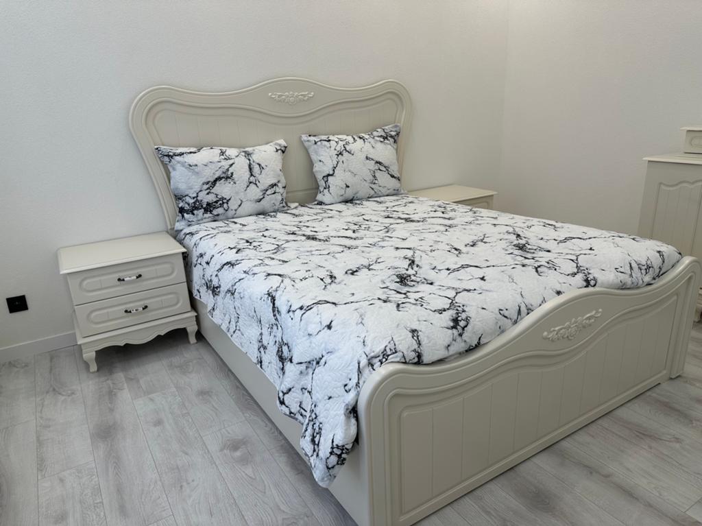Zeer mooie slaapkamer set in heel goede staat!, Maison & Meubles, Chambre à coucher | Chambres à coucher complètes, Comme neuf