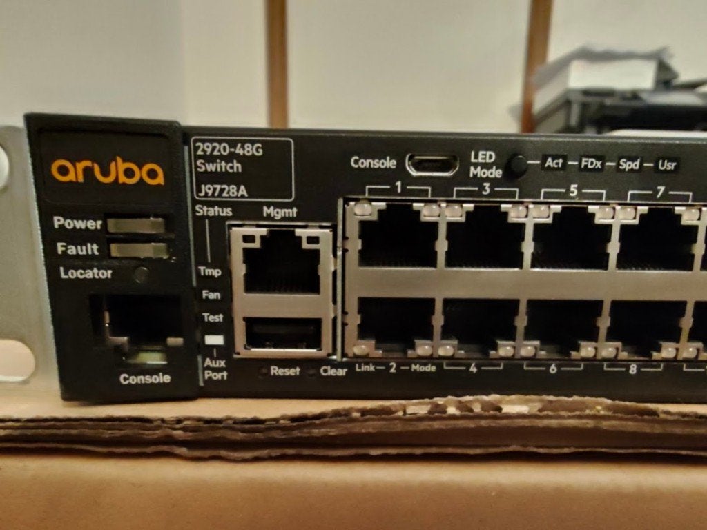 2 Aruba HP 2920-48G (J9728A) + 2x10Gb SFP+ Stacking Module, Ophalen of Verzenden, Gebruikt