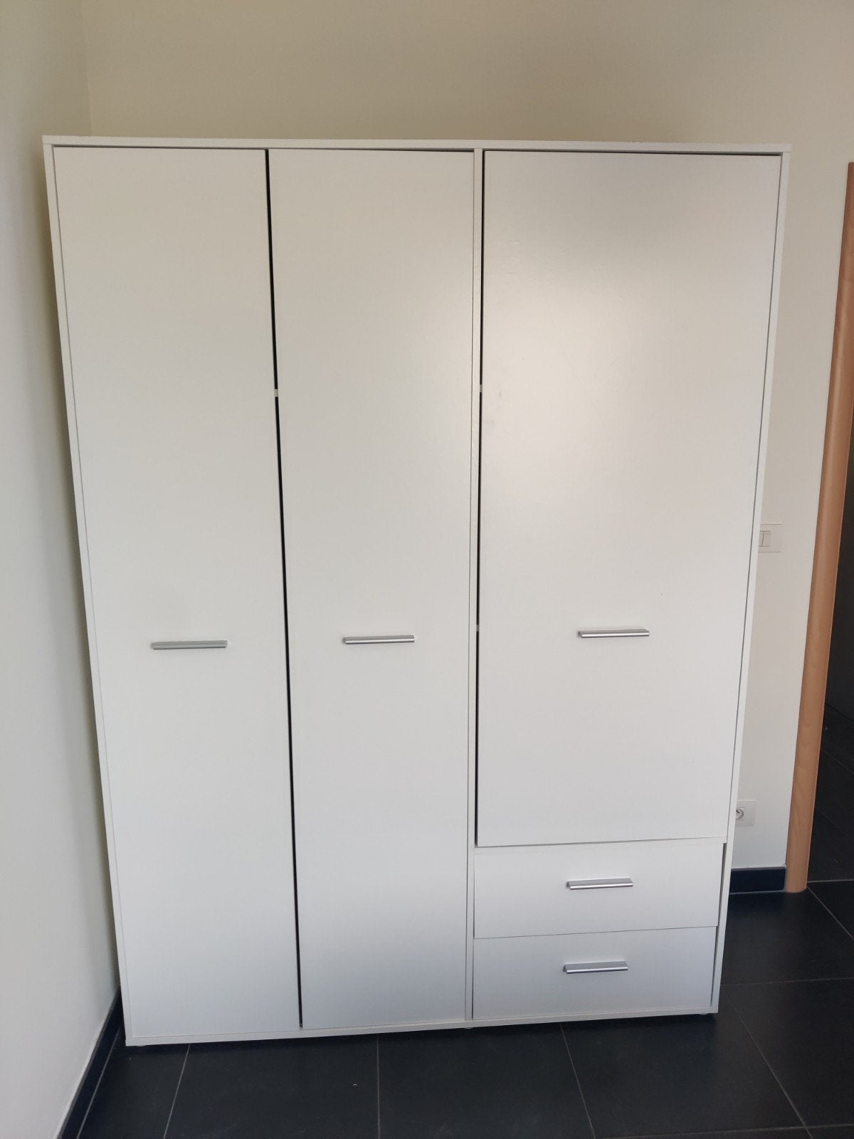 Witte kast 200 x 144.5 x 53, Huis en Inrichting, Ophalen