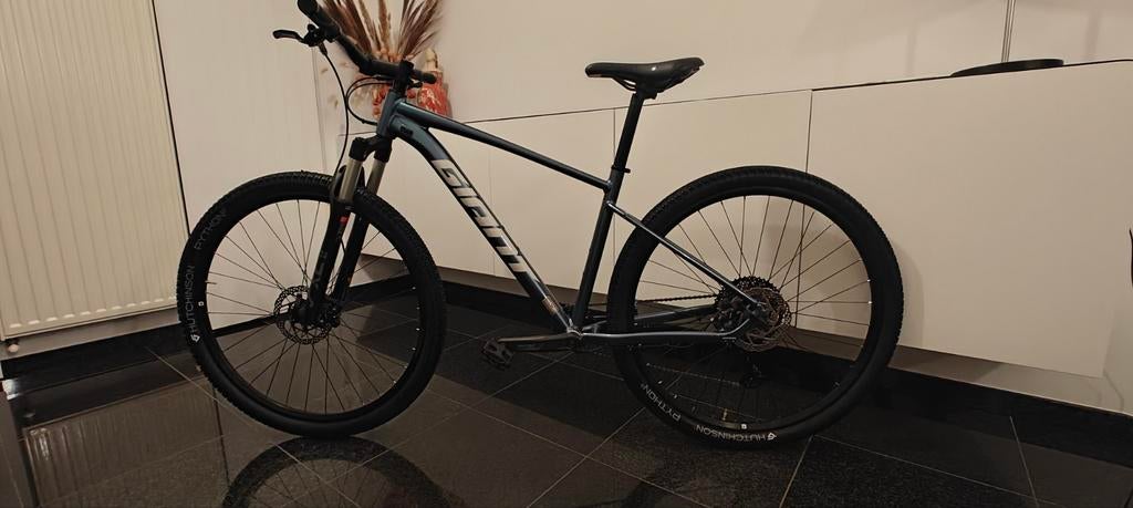 Nieuwe Giant talon 2025. Nooit gebruikt., Fietsen en Brommers, Ophalen, 24 inch of meer, Stuur 360° draaibaar, Giant