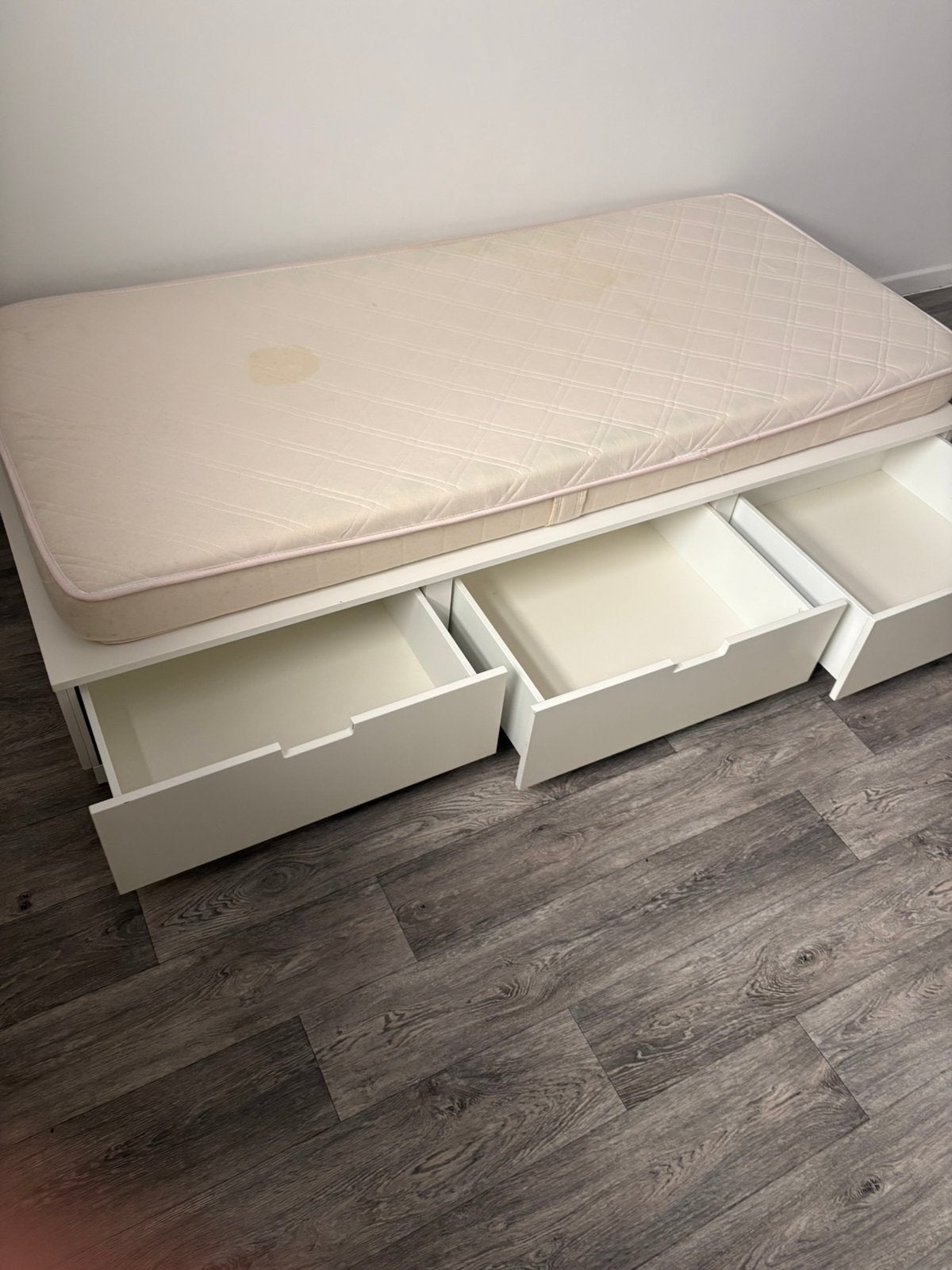 Gratis Bed, Ophalen